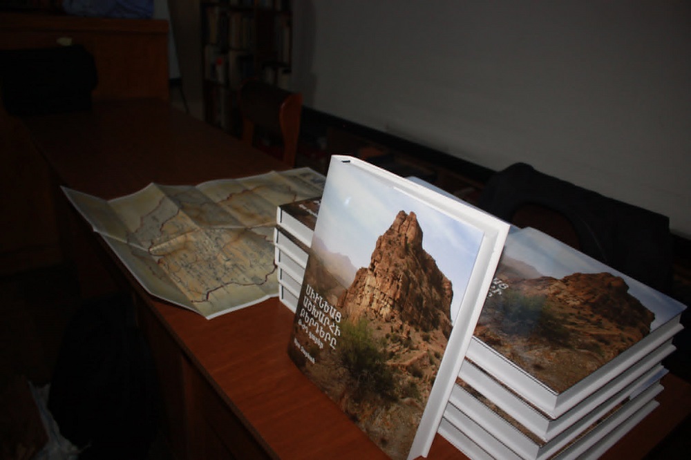 A Presentation of the Book “The Fortresses of Syunik: 9th–14th Centuries” Was Held at the Institute of Archaeology and Ethnography.